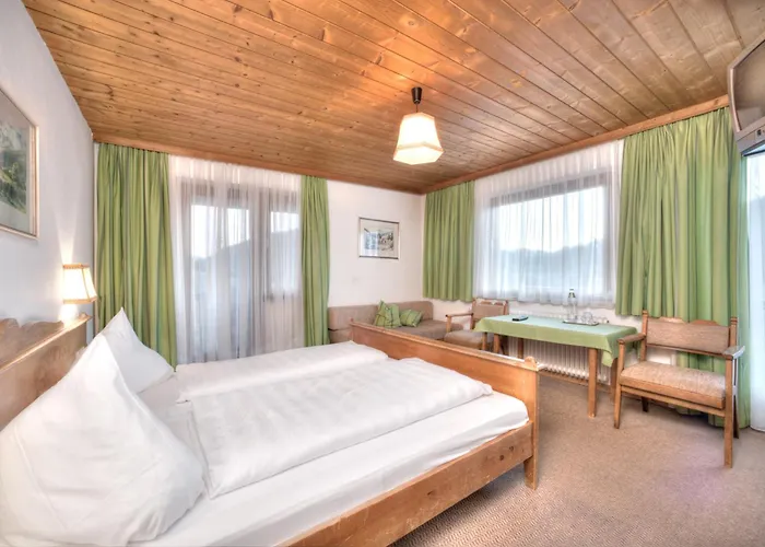 Отель Baerenwirth - & Restaurant Патш